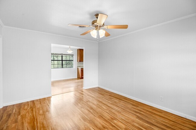 Building Photo - 3052 Cameo Ln