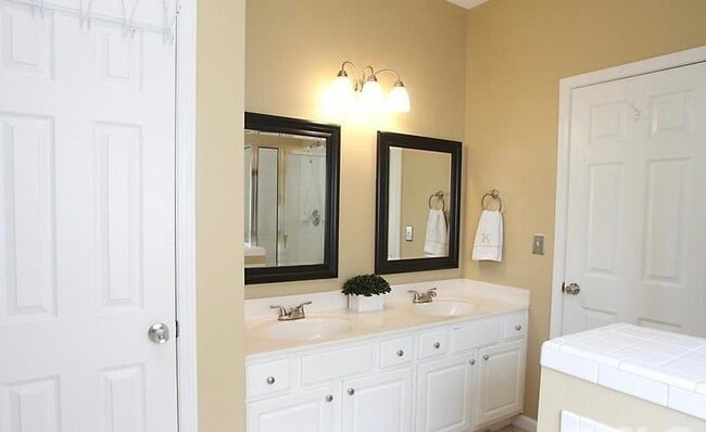 Building Photo - 4717 Delta Ridge Ct