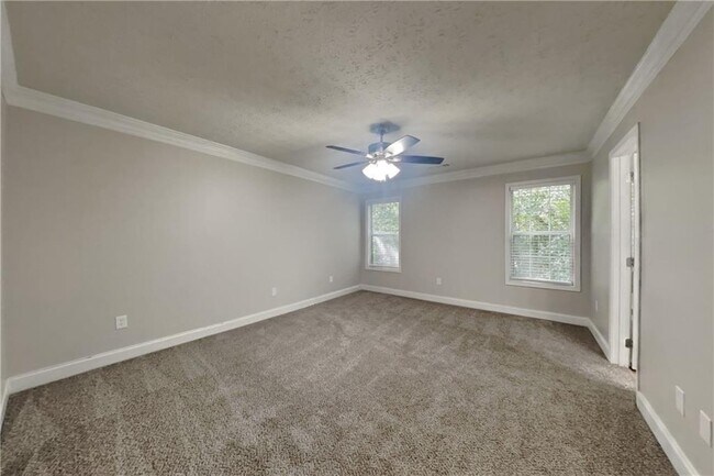 Building Photo - 3013 Rockview Dr