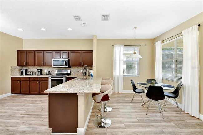 Building Photo - 118 Higher Combe Dr