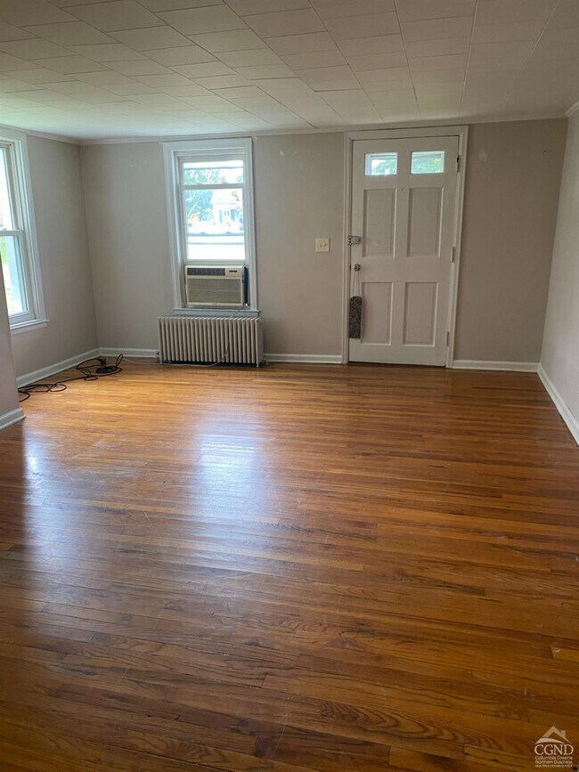 Primary Photo - 211 Mansion St