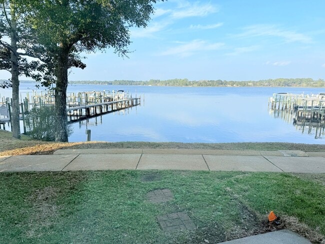 Building Photo - 3-Level Waterfront Townhome