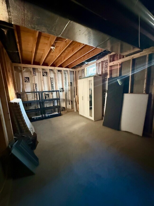 Building Photo - 800 Palomino Ln