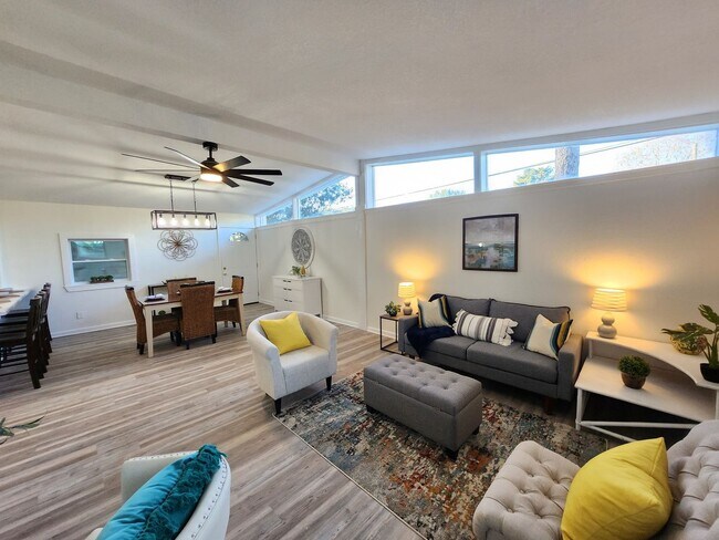 Building Photo - MOVE IN SPECIAL: HALF OFF first full month of rent!!!