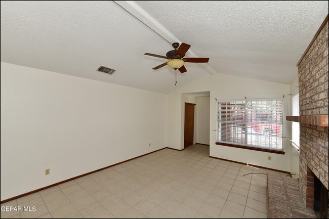 Building Photo - 2629 Lake Victoria Dr