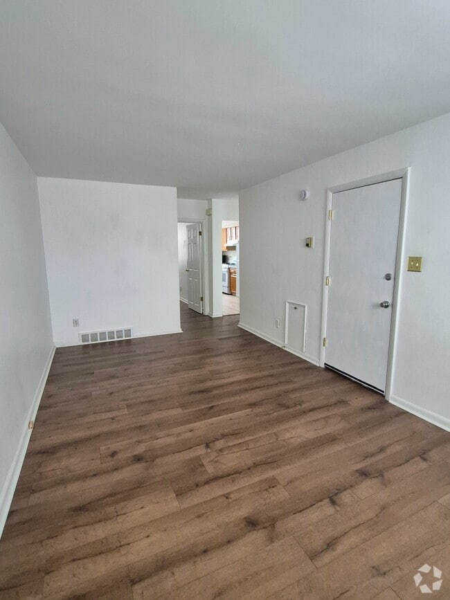 Building Photo - 1510 67th Ave
