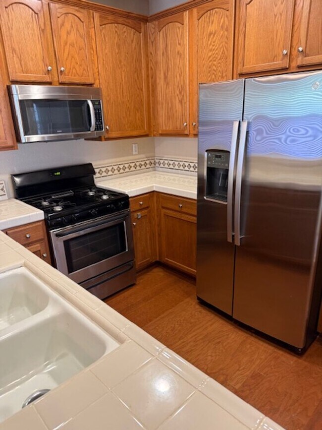 Building Photo - Gorgeous Natomas Condo