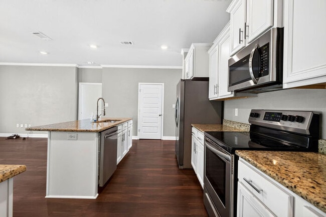 Building Photo - 10557 Sweet Bay Dr