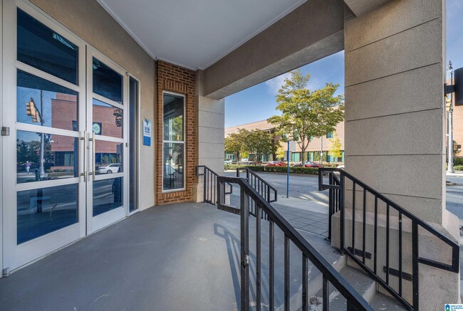 Building Photo - 2020 5th Ave S