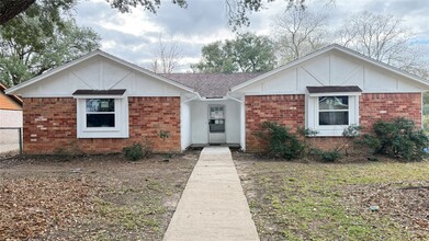 Building Photo - 4202 Junker St