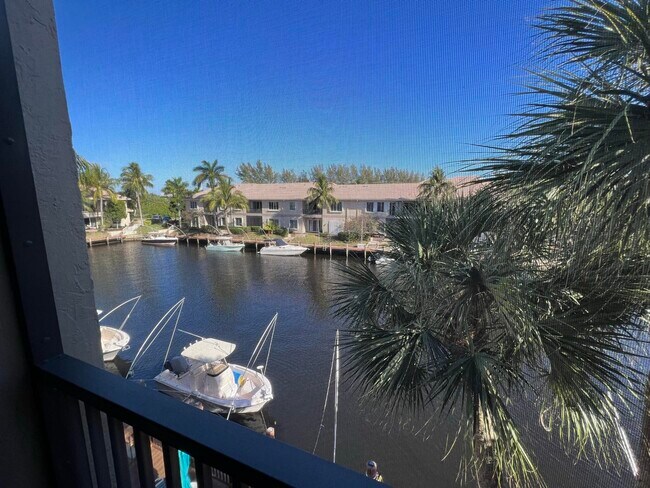 Building Photo - 1 E Royal Palm Rd