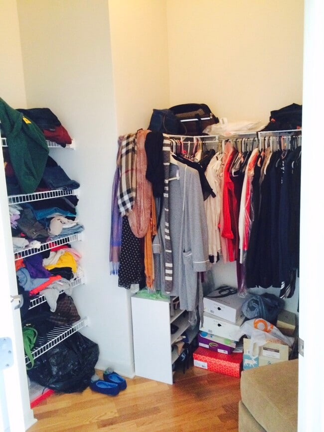 Building Photo - 437 W Division St