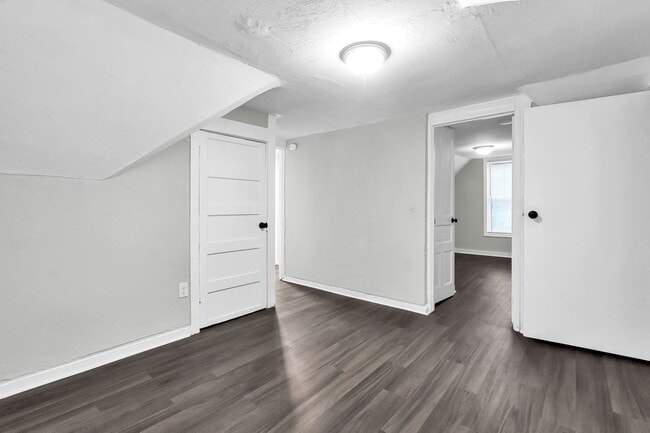 Building Photo - 1032 E 17th Ave