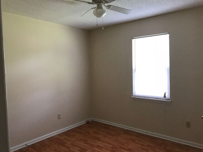 Building Photo - 4243 Windsor Spring Road - Field Crest