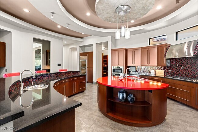 Building Photo - 2 Castle Oaks Ct