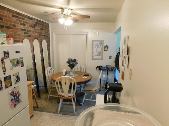 Building Photo - AVAILABLE NOW! Exceptional centrally located One bedroom Millcreek Apartment near LECOM One bedro...