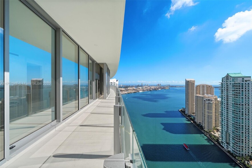 Building Photo - 300 Biscayne Boulevard Way