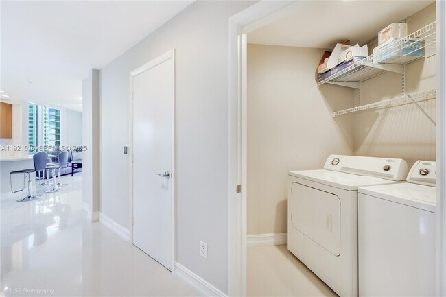 Building Photo - 1945 S Ocean Dr