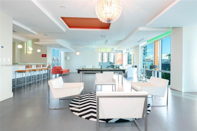 Building Photo - 333 NE 24th St