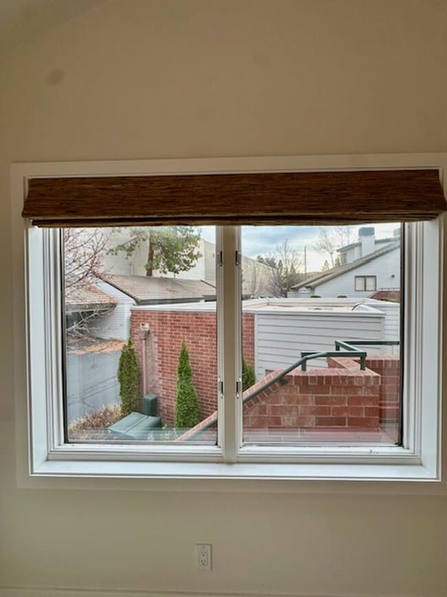 Building Photo - Riverfront Gated 2 Bedroom Luxury Condo!!