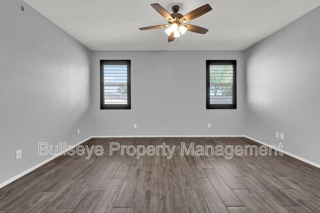 Building Photo - 17345 W Spur Dr