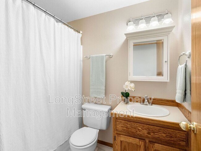 Building Photo - 15926 SW Hampshire Terrace