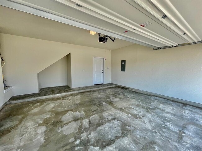 Building Photo - 111 Living Reef Dr