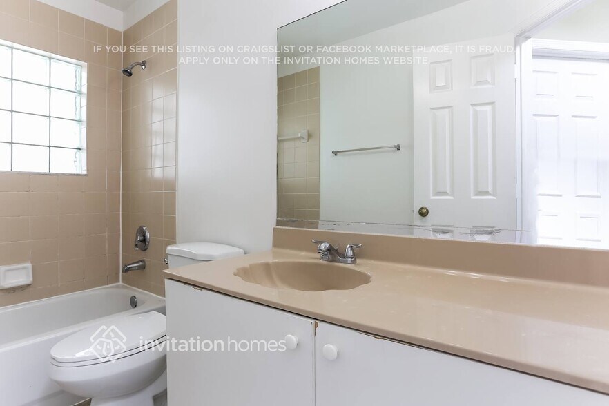 Building Photo - 8410 SW 157th Ct