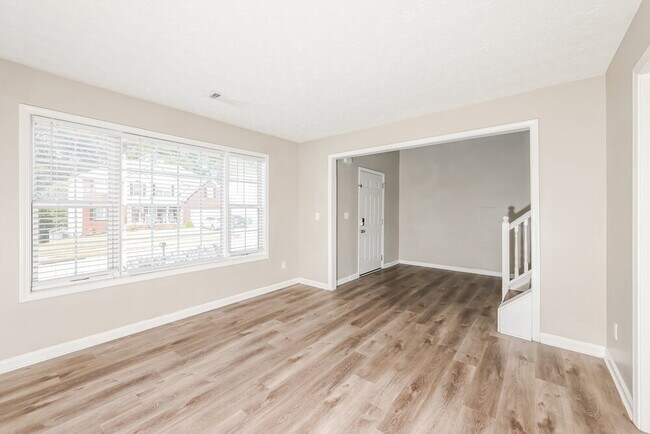 Building Photo - 1870 Hillspring Ln