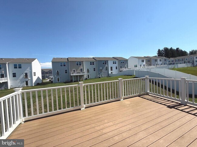 Building Photo - 35 Thrower Rd