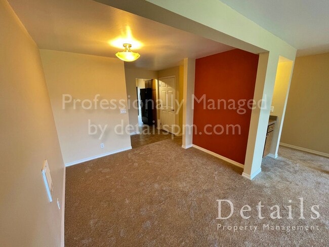 Building Photo - ** APPLICATION PENDING** 2BR Bremerton Condo, Incl W/S/G