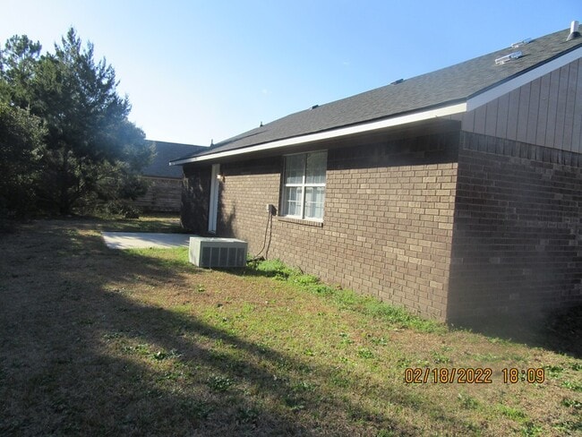 Building Photo - 862 Lyndsi Ln