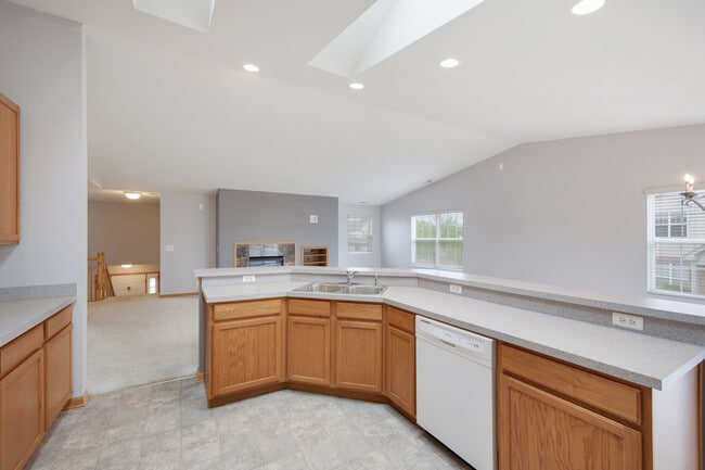 Building Photo - 2614 Loren Ln