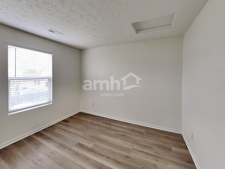 Building Photo - 7504 Hemrich Dr