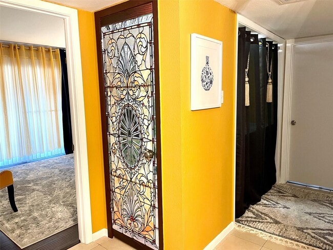 Building Photo - 8521 Hearth Dr