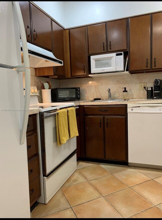 Building Photo - 1150 Madruga Ave
