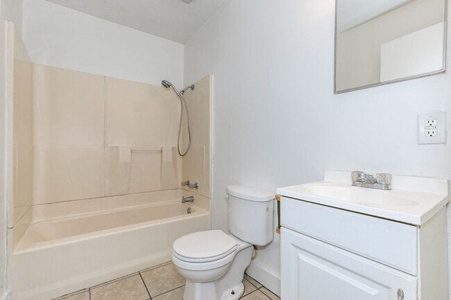 Building Photo - 3 bedroom 1 bath home
