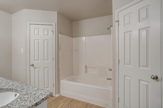 Building Photo - 2616 Castle Pines Dr
