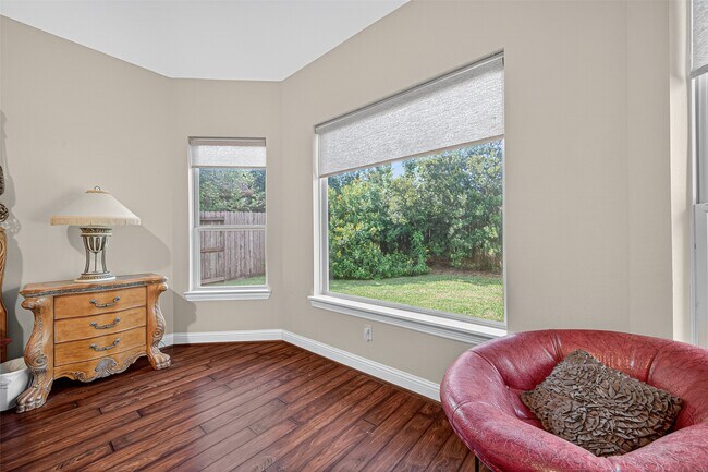 Building Photo - 15802 Pine Cone Ln