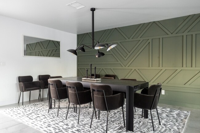 Building Photo - 4633 N 49th Pl