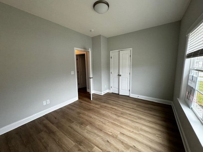 Building Photo - *COMING SOON* New 2 Bed 2 Bath townhouse