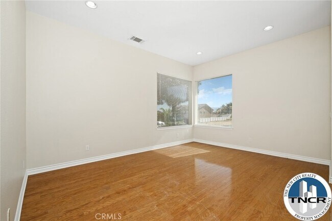 Building Photo - 17998 Vista Point Dr