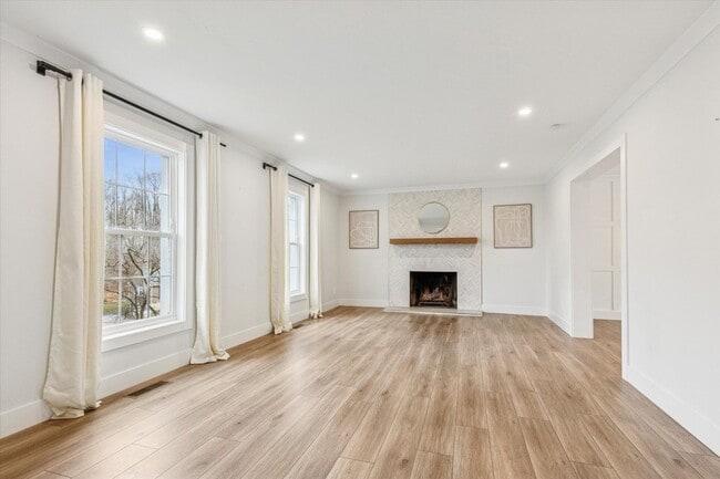 Building Photo - Stunning Renovated 5-Bedroom Exton Home – 6-Month Lease, Gourmet Kitchen & Walkout Basement