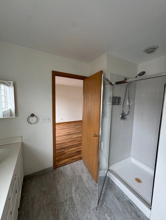 Building Photo - 409 Evergreen Cir