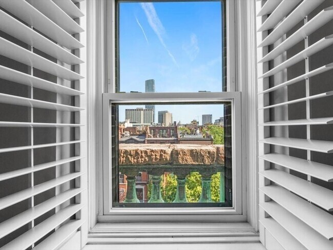 Building Photo - 458 Beacon St
