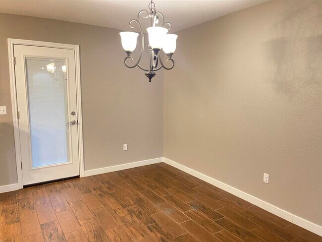 Building Photo - 101 Jacales Court