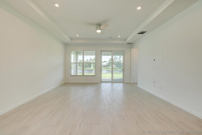 Building Photo - 12712 SW Eleanor Dr