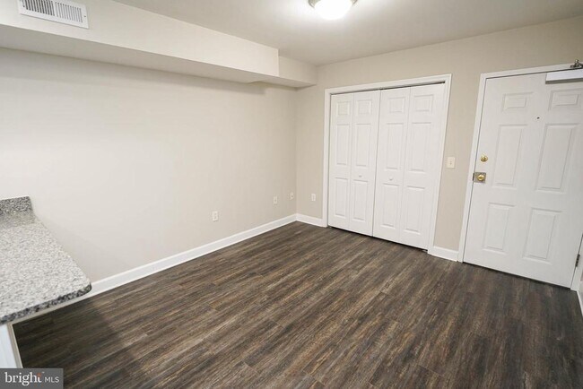 Building Photo - 10 N Pennsylvania Ave