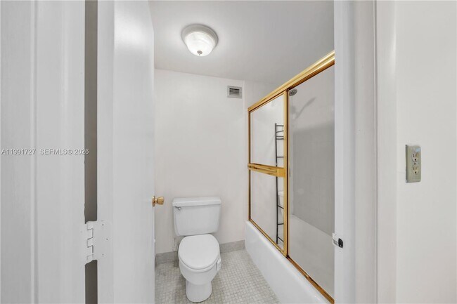 Building Photo - 3800 S Ocean Dr