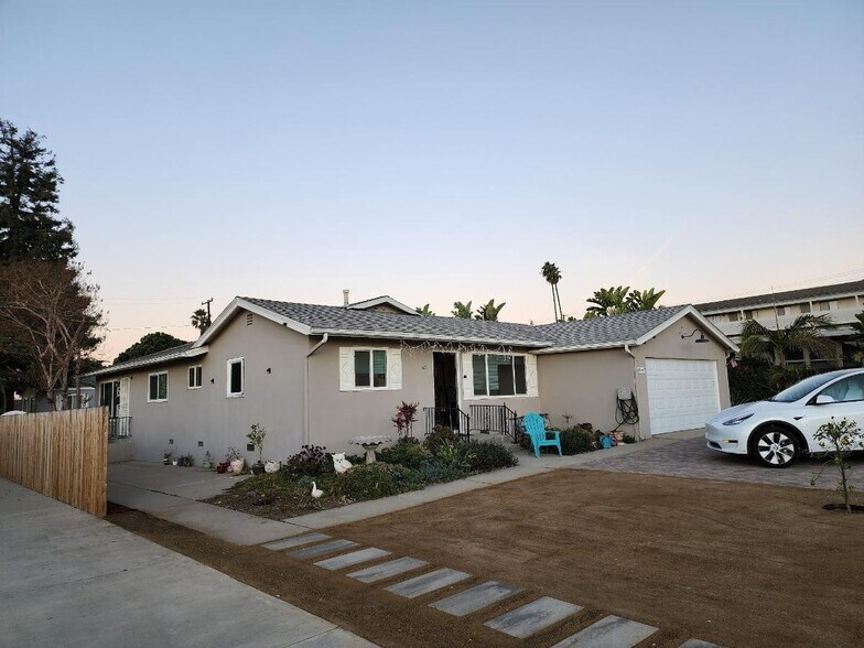 Primary Photo - 67 College Dr